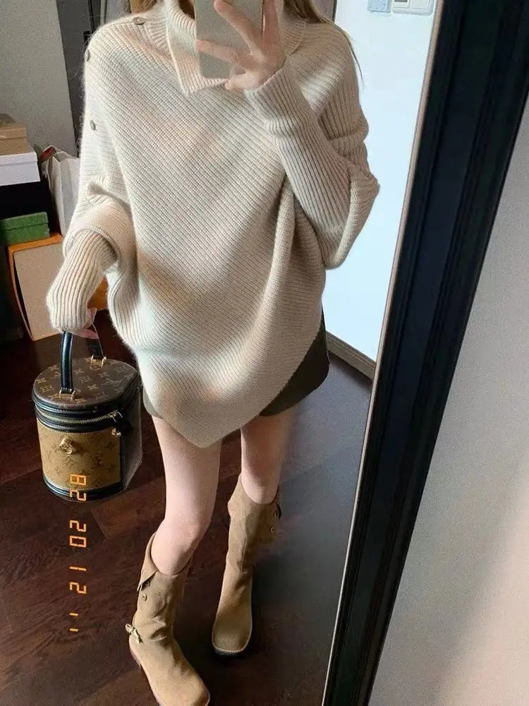 Japanese Retro Black High Neck Pullover Sweater for Women Wearing Loose and Lazy Style Soft and Sticky Knit Sweater Top