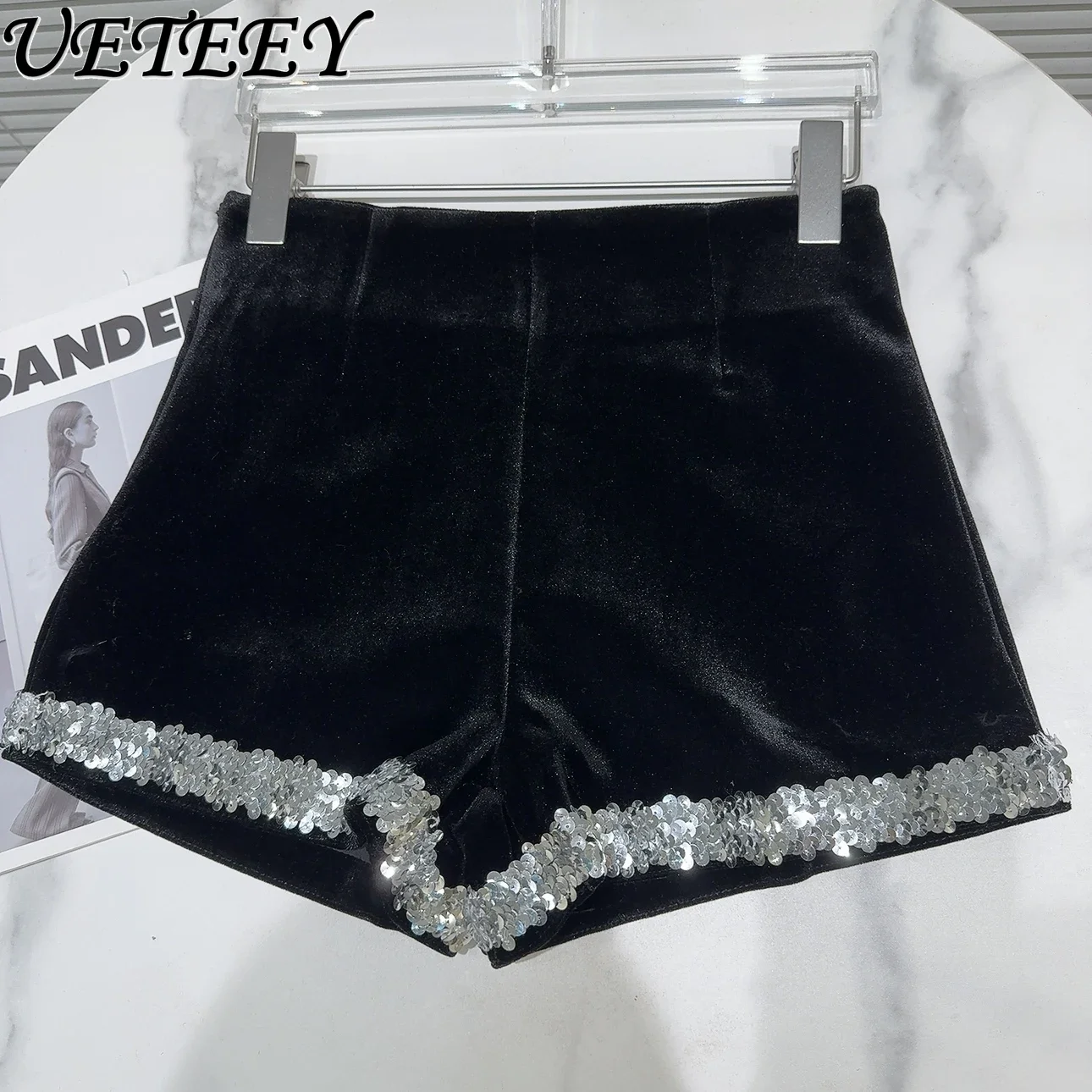 

2024 Autumn and Winter New Niche Silver Sequined Edge Black Shorts Women's Heavy Industry Velvet Hot Girls Boots Shorts Female