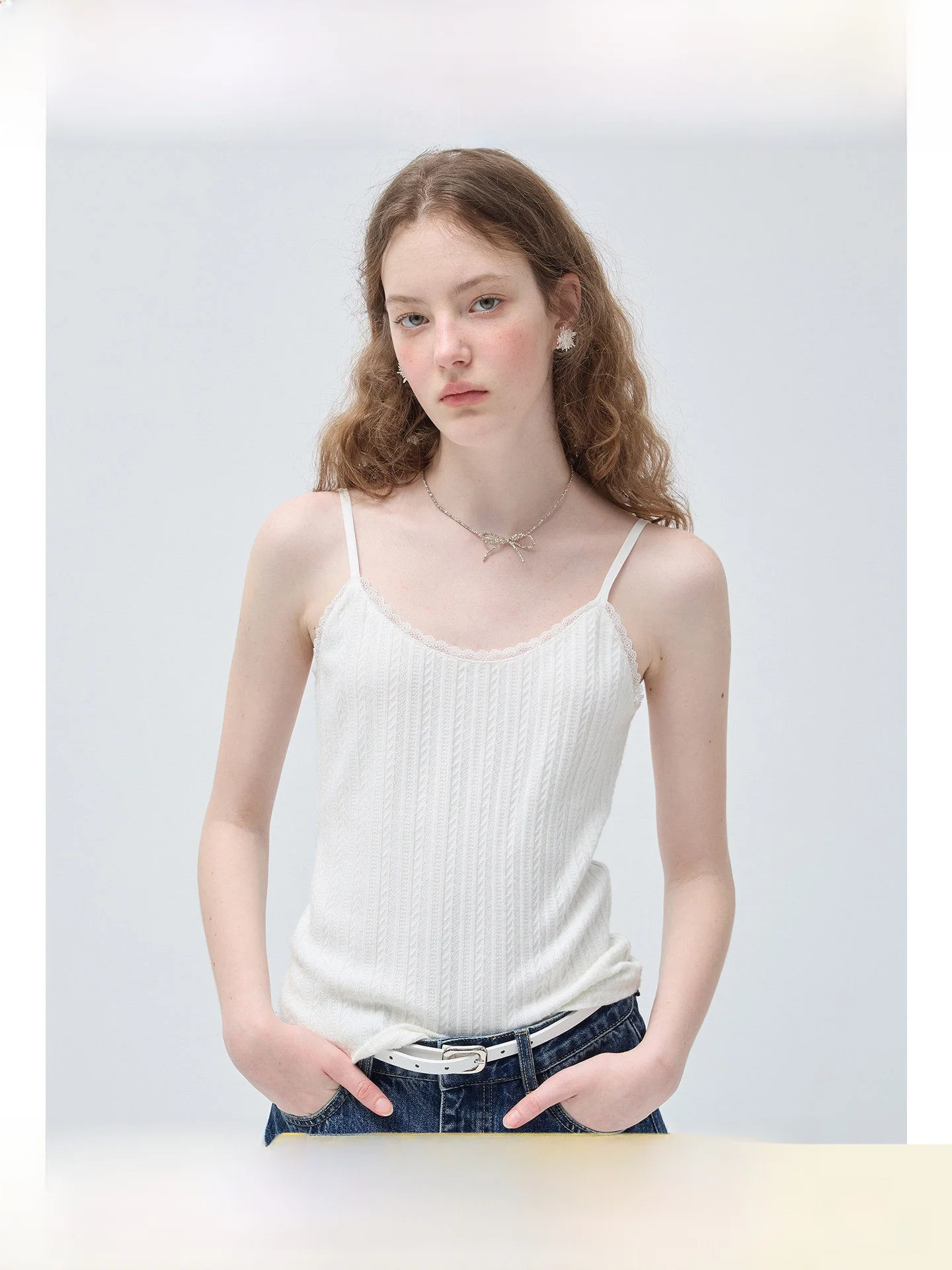 

Женский топ больших размеров с кружевной отделкой, утягивающий, летний, однотонный, для ношения под одеждой, во французском стиле, дышащий, приятный для кожи, повседневный