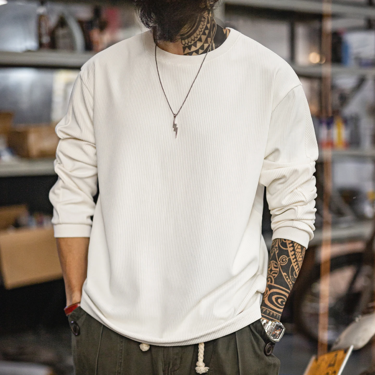 

Мужская базовая однотонная футболка Maden с длинными рукавами, свитшот с круглым вырезом, трикотажный повседневный пуловер для многослойного ношения весной и осенью.