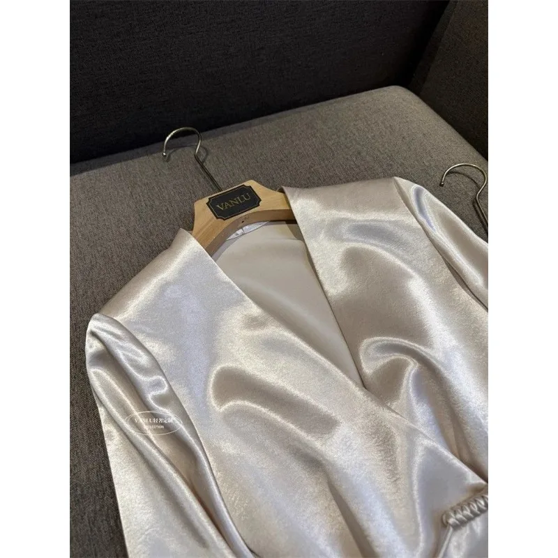 A New Summer Fashion and Stylish Top with Lace-up Cinched Waist V-neck Pleated Three-quarter Cufflinks Satin Acetate Suit Women