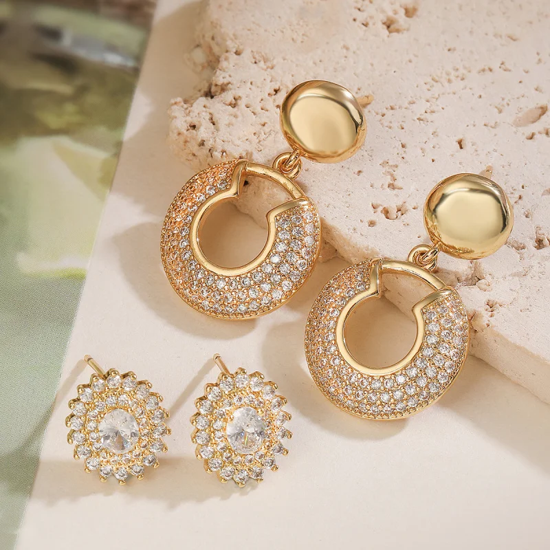 

New Fashion Exquisite Copper Plated 18K Gold Zircon Geometric Earrings for Women Niche High-end Versatile Ear Jewelry