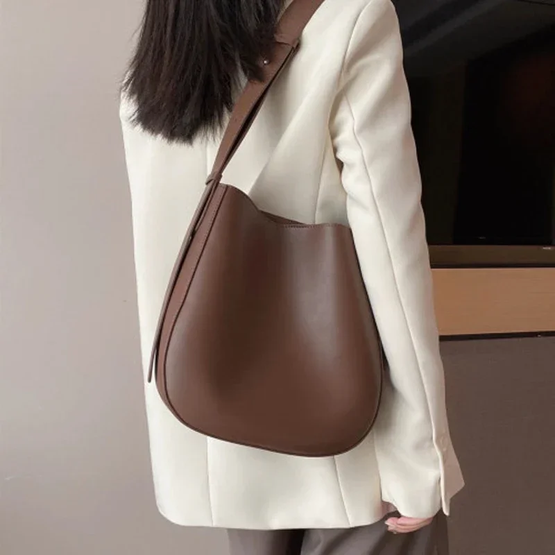 Minimalist Japan Korean Style Solid Color Bucket Tote Dark Brown Cowhide Leather Women Shoulder Bag Winter Luxury Crossbody Bag