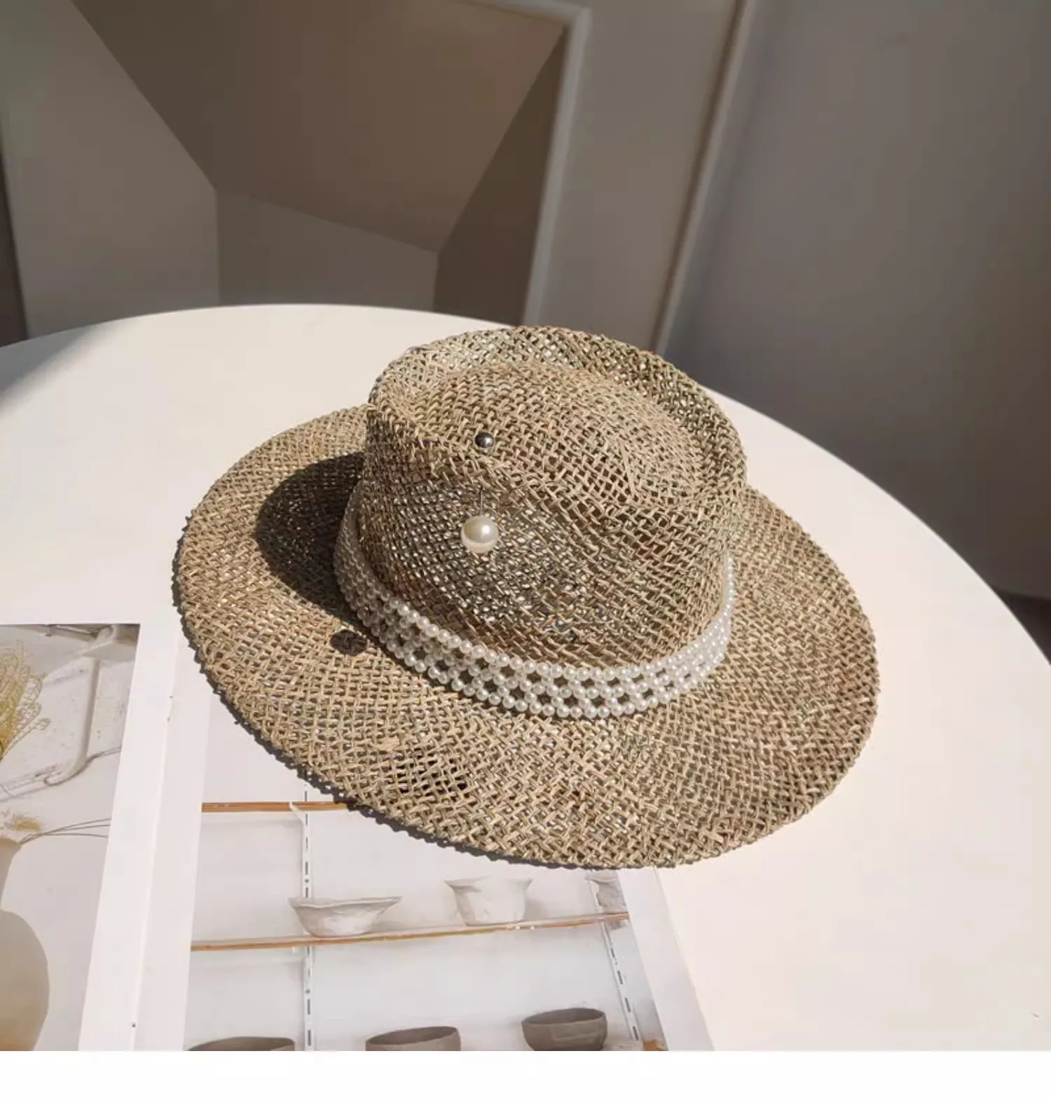 Verão palha chapéu com pérola pin para as mulheres, pára-sol à beira-mar, ranhura oca plana top