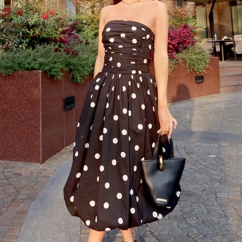 

Spring and summer new polka dot strapless high waisted dress for women with fashionable design, commuting and slim fit