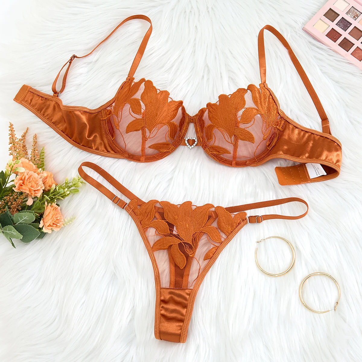 Golden French-style floral embroidery lace lingerie set, sexy and soft steel-bra-cupped bra, Valentine's Day party ZA824031