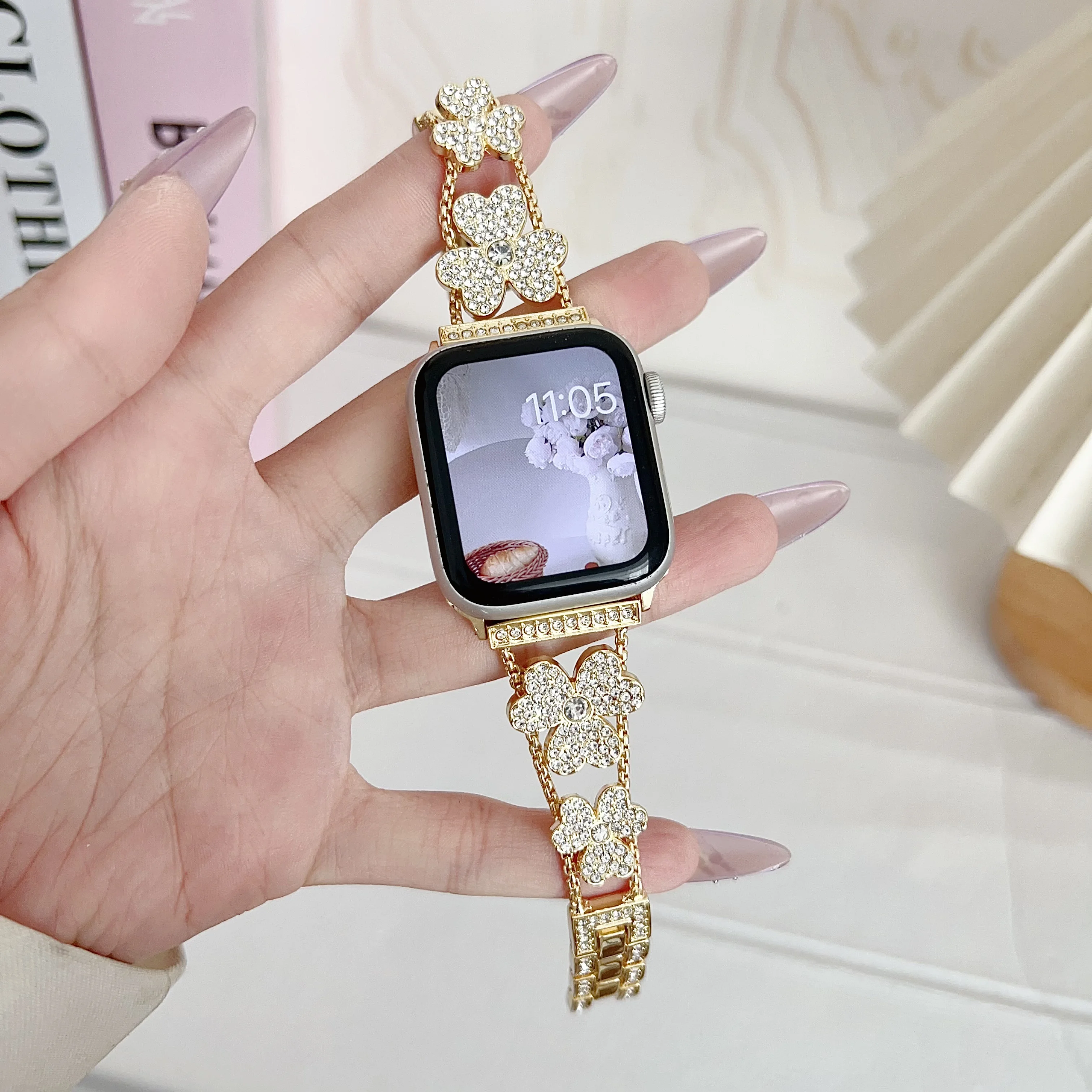 1 Stück Metall-Uhrenarmband mit floralen Strass-Intarsien, kompatibel mit den Serien 1-10 SE Ultra, Größen 38-49 mm (Uhr nicht im Lieferumfang enthalten)