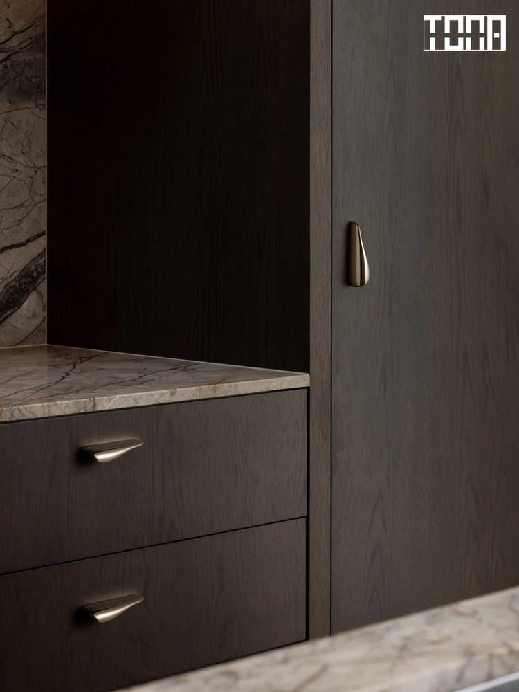 TONA Designer Brass Furniture Handle Glossy Cabinet Bar Pulls European Minimalist Handle Bedroom Bedside Handle