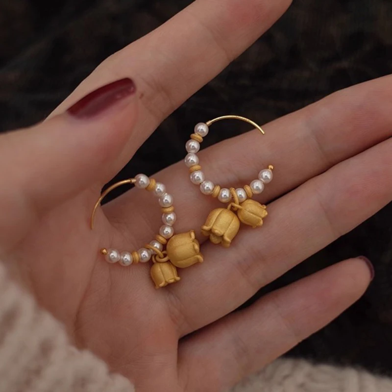 ต่างหูมุกทรงดอกลิลลี่ออฟเดอะวัลลีย์ ดีไซน์หรูหรา สไตล์เรโทร รูปทรงตัว C สำหรับผู้หญิง เครื่องประดับงานแต่งงานระดับไฮเอนด์