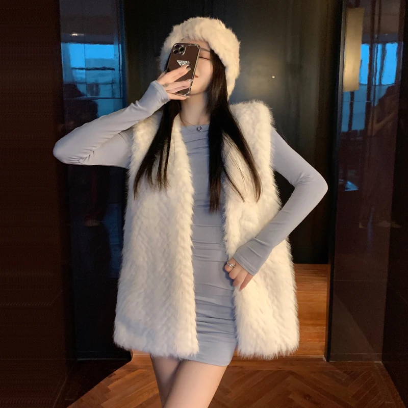 2024 New Winter Fall Faux Fur Vest for Korean Fashion Women White Faux Fur Coat Sleeveless Design