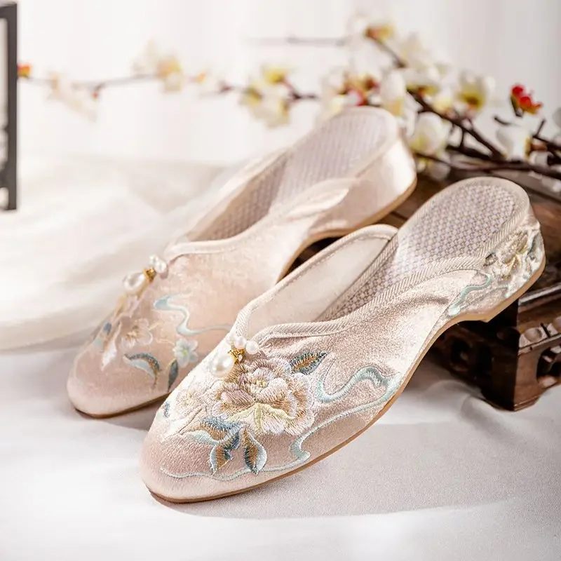 Lente/Zomer Half Slippers Vrouwen Puntige Zijden Schoenen Geborduurde Oude Beijing Schoenen Geborduurde Slippers Vrouwen Han Schoenen