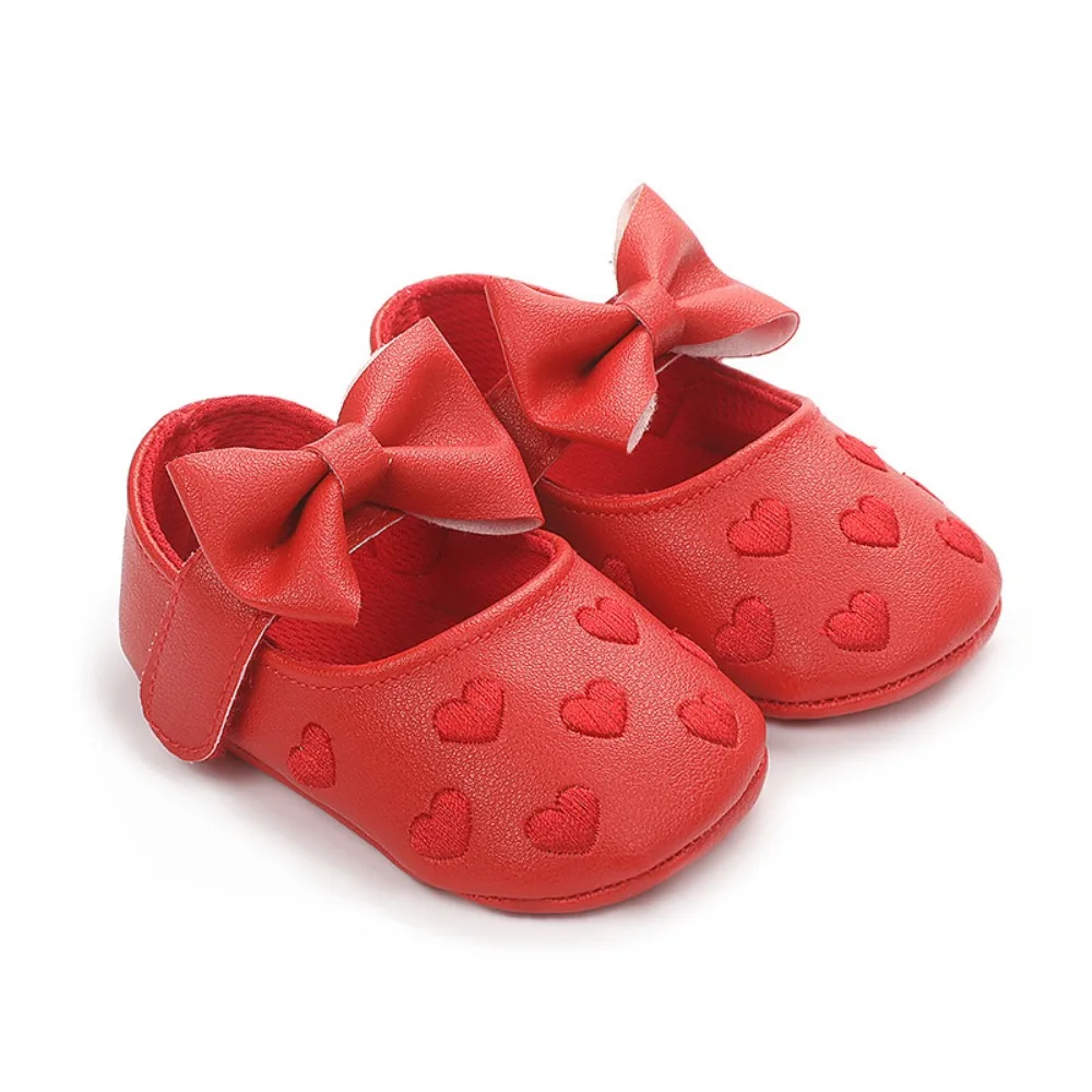 

Non-slip Leather Baby Shoes Cute Appearance Soft Material Toddler Shoes Love Bow Lightweight Newborn First Walkers Daily Wear