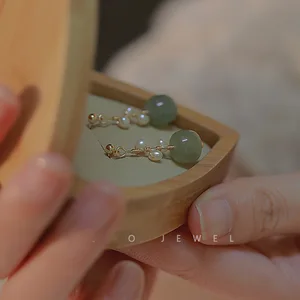 Voq Natural Hetian Jade Earringsフェミニンハイエンドラグジュアリースタッドイヤリング女性用ブティックパールジュエリー 10ベストセールスヘティアンジェイドイヤリング-5