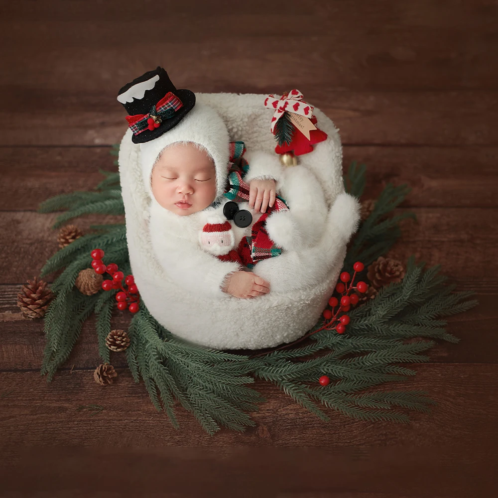 Christmas Newborn Photo Props Plush Snowman Costume Pine Branch Berry Decor Props Candy Posing Pillow Studio Xmas Theme Shooting