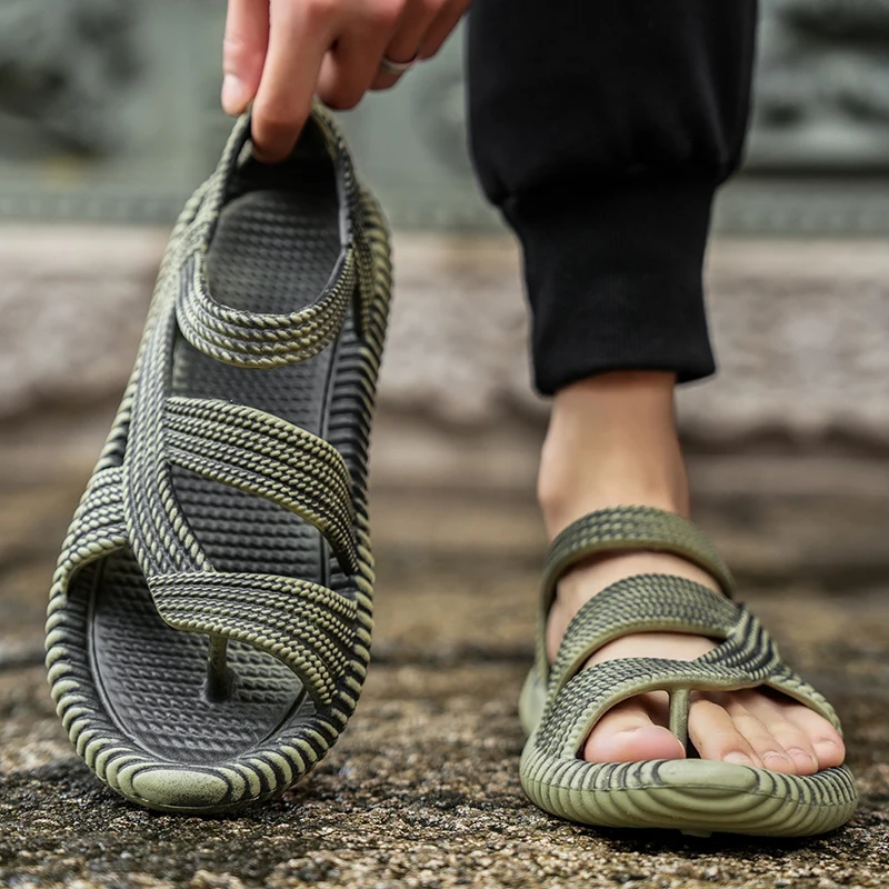 A Pair of New Summer Fashion Flip-Flops, Fashionable and Personalized Men's Shoes, Breathable Sandals for Outer Wear image 4