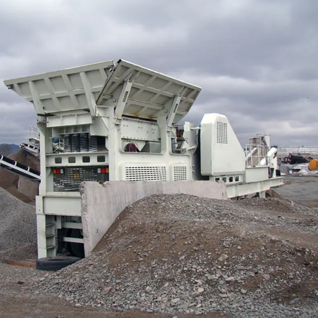 Factory Direct Sale Mobile Quarry Mining Iron Ore Crusher Plant Easy Movable Jaw Crusher With Engine Core Component