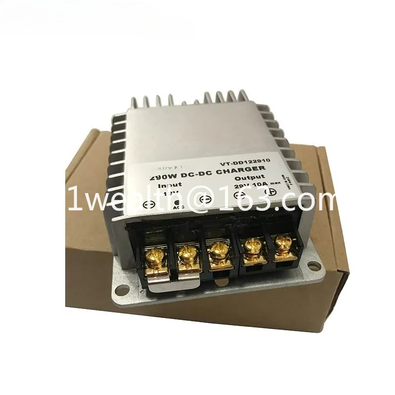 

Electric RV Truck Camper Waterproof Portable Life-po4 Li-Ion 12V (9-16V) to 14.6V 10A DC to DC Charger