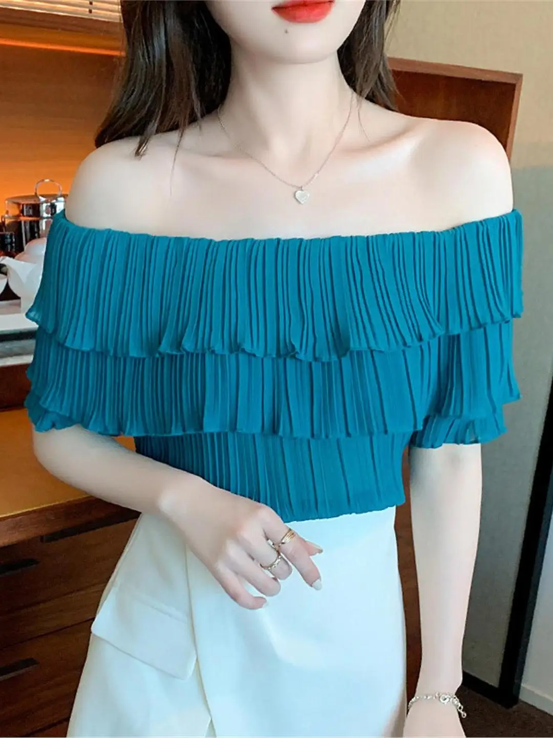 

Elegant Short Sleeve Chiffon Blouse Women's Style Pleated One-Shoulder Summer Shirt Beautiful Korean Version Commute Style
