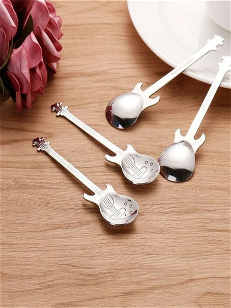 Cucchiai da caffè in acciaio inossidabile da 4 pezzi cucchiaini da tè in argento per chitarra Mini torta da Dessert retrò cucchiaio da caffè per matrimoni accessori per caffè per bambini