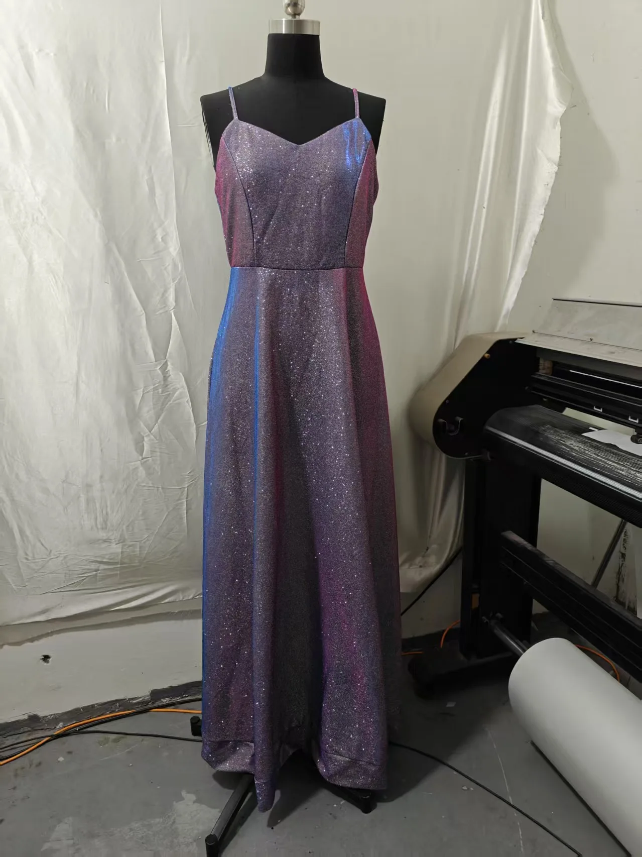 ชุดราตรีผู้หญิงแขนกุดไล่เฉดสีแบบสายเดี่ยวยาวกรอมพื้นทรงเอไลน์สำหรับงานปาร์ตี้หรูหราเอวสูงชุดราตรีออกงานกลางคืน