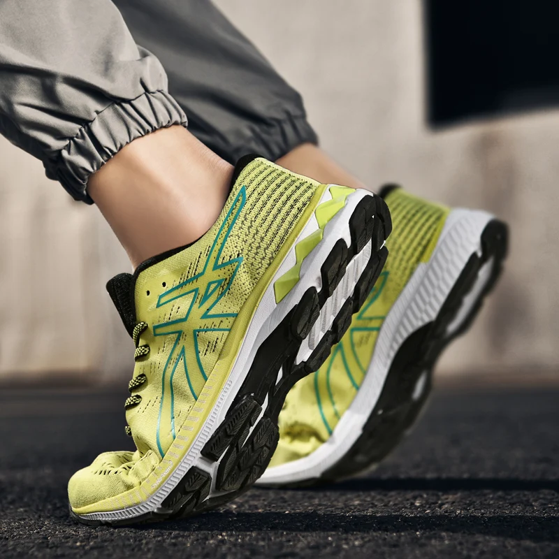 Lightweight Men Sneakers Mesh Breathable Casual Shoes Men Sports Tenis Shoes Male Fashion Running Shoes Luxury Trainer