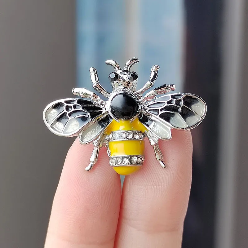 Colorful Inlaid Rhinestone Bee Insect Brooches For Women Unisex Trendy Enamel Lovely Bee Brooch Pin Clothes Party Luxury Jewelry