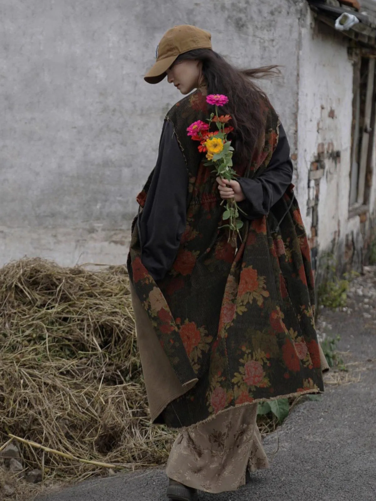 Original Cord bedruckte Patchwork-lange Windjacke für Damen, lockerer, beschädigter Schnitt, Schnür-Retro-Cardigan in Übergröße vorne