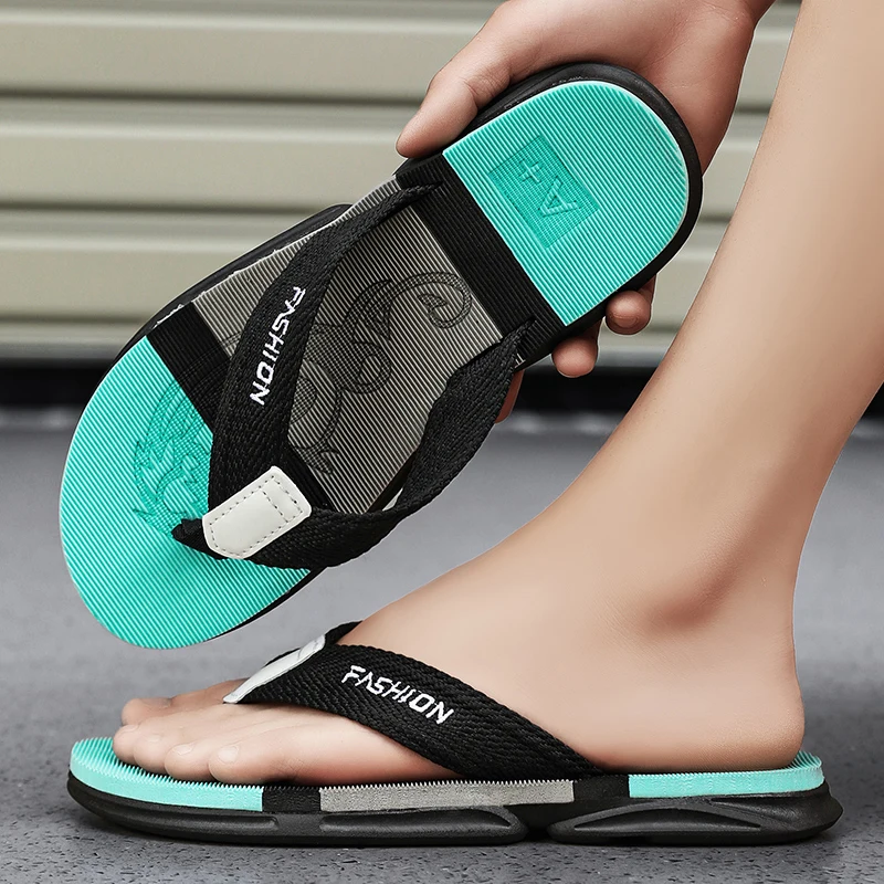 รองเท้าแตะผู้ชายแบบใหม่ ขนาดใหญ่ ทันสมัย สวมใส่สบาย พื้นหนา น้ำหนักเบา เหมาะสำหรับเดินป่า ลุยน้ำ