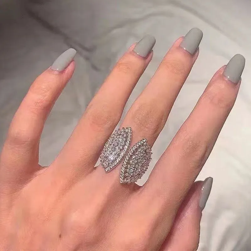 Unique Chic Brand Shell-Shaped Rings for Women All Sparkling Diamonds Finger Band Exquisite White Gold Silver 925 Jewelry Trendy