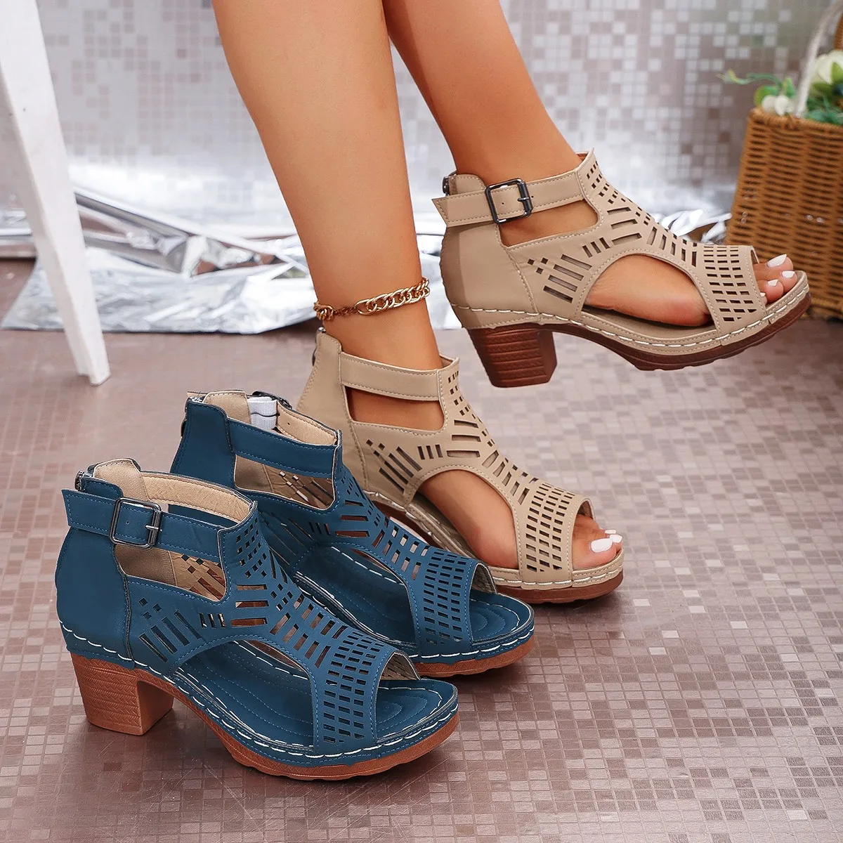 

​Multi-Point Buckle System Sandals Geometric Cut-out Patterns Perforated Platform 5cm Structured Heel Casual Arch Support