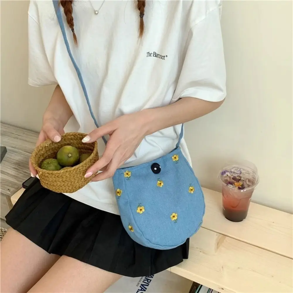 Y2K الدنيم حقيبة قماش قنب لطيف سعة كبيرة مطرزة الكرز حقيبة كروسبودي حقيبة يد البلد نمط الجينز حقيبة ساعي الشارع الشهير
