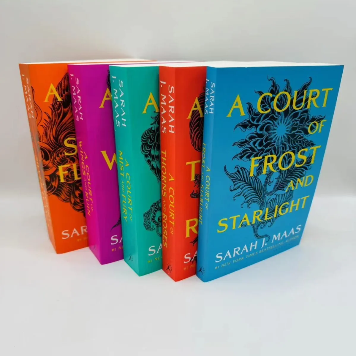 A Court of Thorns and Roses Paper, 5 volumes in a box, plain packaging