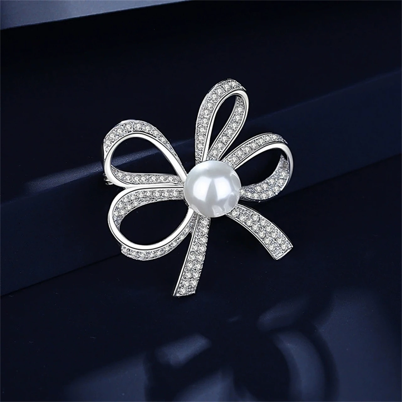 S925 Sterling Silver Ribbon Shell Beads Brooch Womens Luxury Full Diamond Suit Pins Gifts Fine Charm Exquisite Jewelry Wholesale