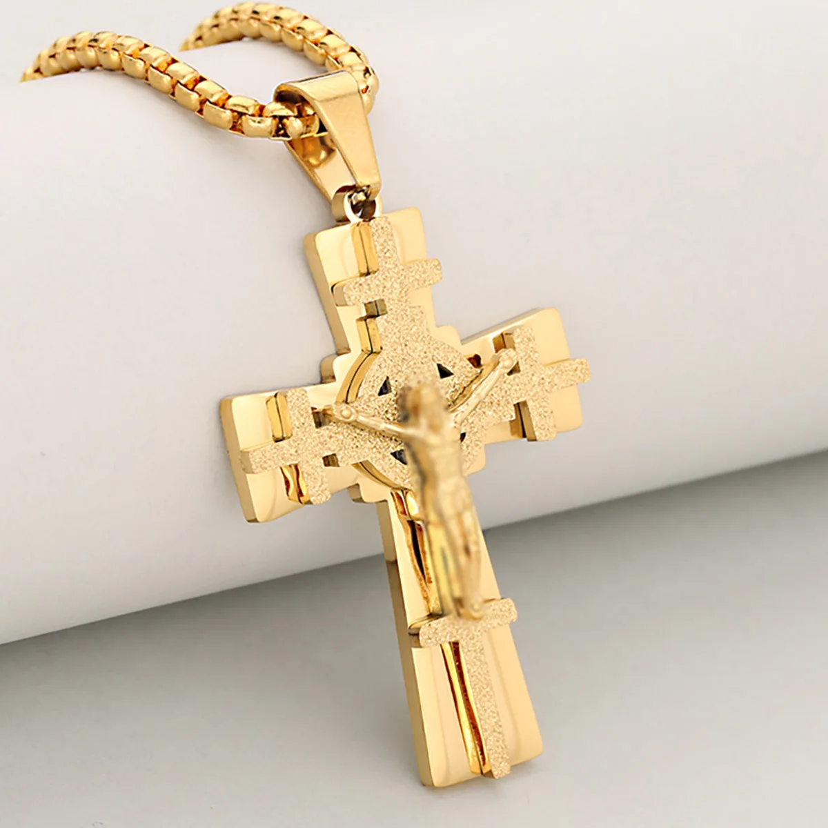 Niche Design Polished Frosted Embossed Portrait Three-Color Personalized Stainless Steel Pendant Necklace for Women and Men