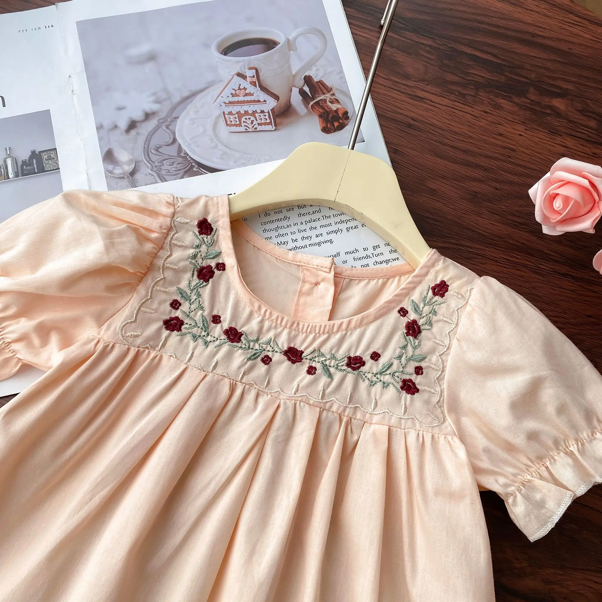 Solid color Puffy sleeves Roses are embroidered with flowers A dress summer dress  girl dress 2t-7t year kids dresses for girls