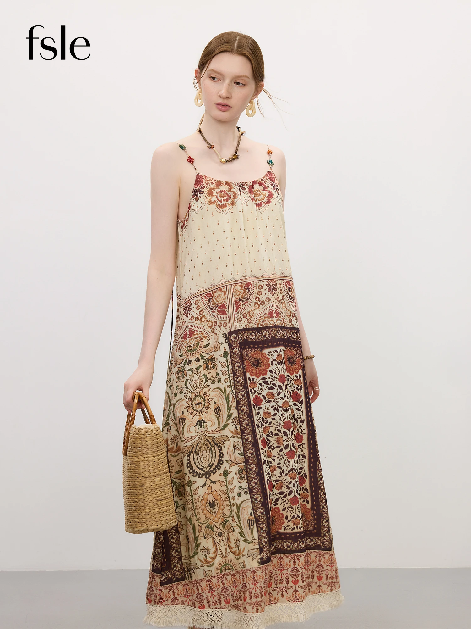 

FSLE Bohemian Slimming Resort Halter Dress for Women 2025 Summer New Beaded DressResort Style Dresses 25FS12811