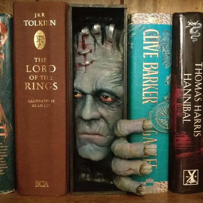 Bookshelf Human Face Peeping On Bookshelf Monsters Face Terror Style Bookstand Sculpture Resin Decor Collecting Albums Bookshelf