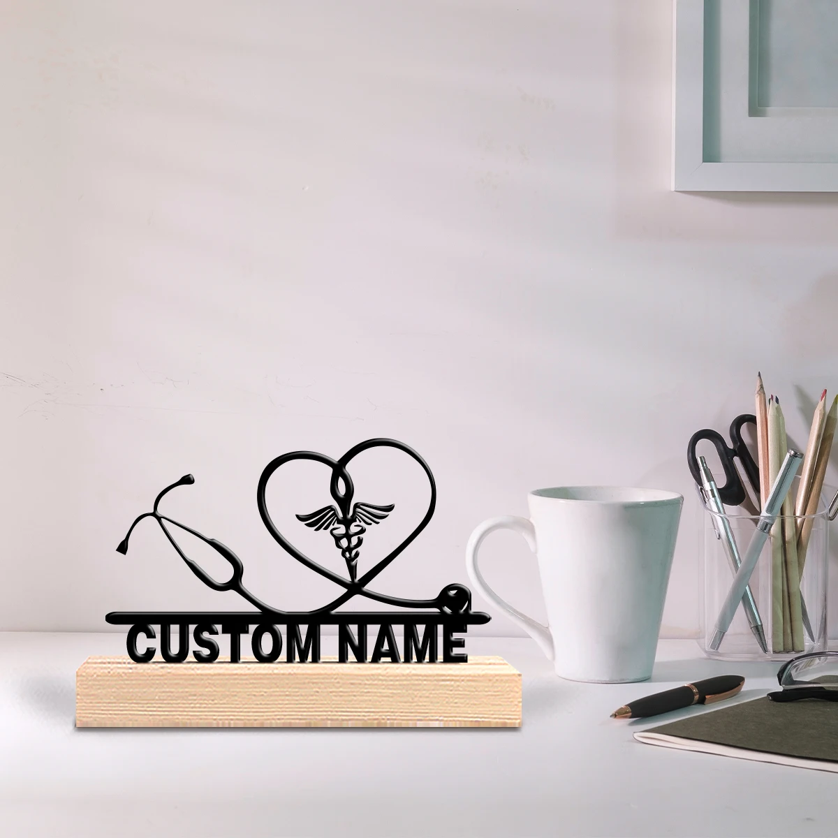 Art Craft Names - รูปปั้นโลหะรูปหูฟังแพทย์แบบนามธรรม 1 ชิ้น พร้อมฐานไม้ งานศิลปะประดับตกแต่ง สามารถสลักชื่อได้
