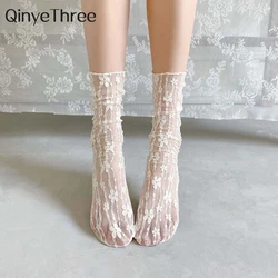 Neue Mädchen Mode Sommer aushöhlen weiche süße frische Spitze Blume atmungsaktive japanische Socken elegante Damen Mesh dünne Sokken