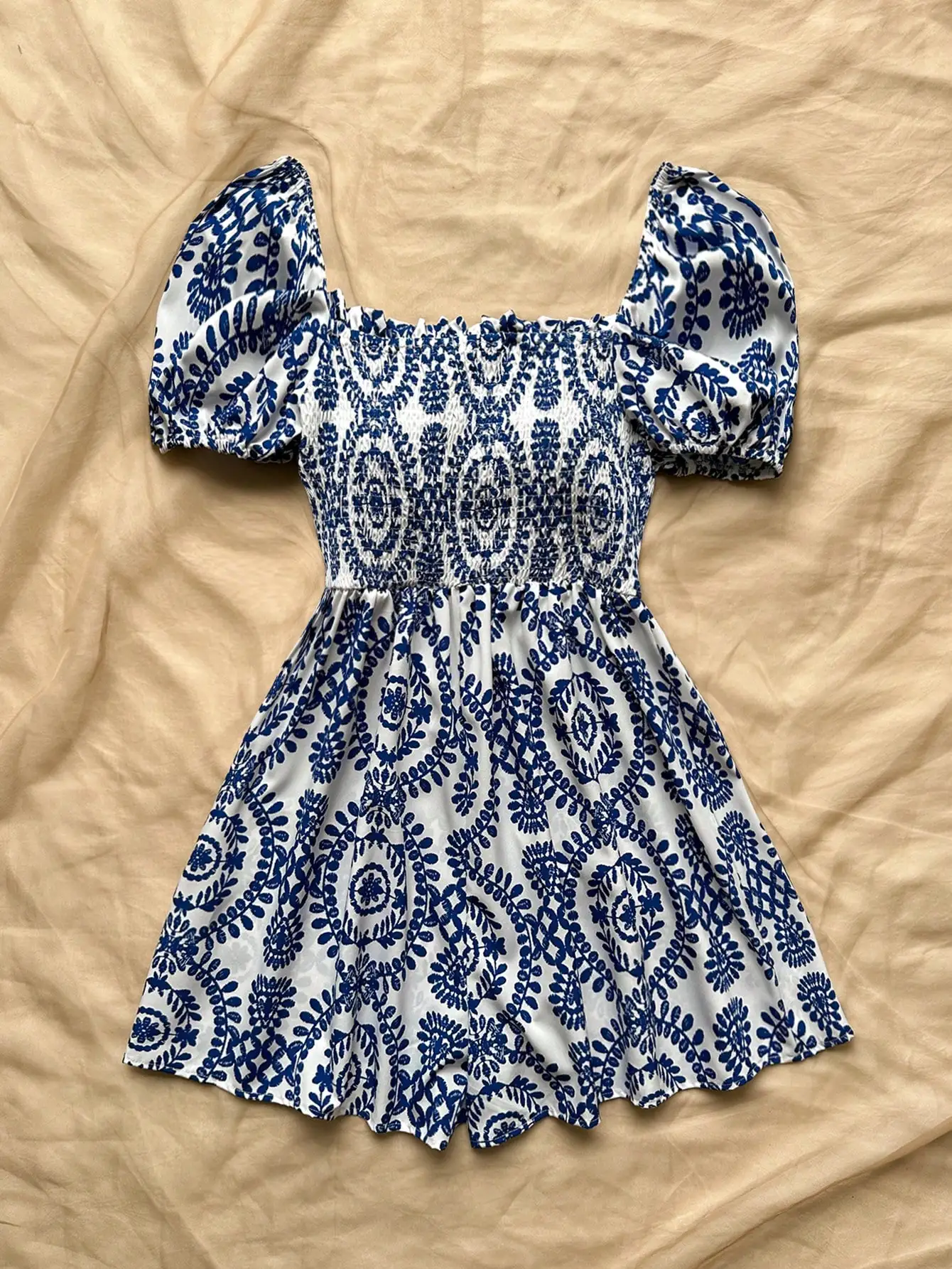 Romantic Leisure Vacay Blue & White Printed Floral Romper With Cinched Waist, Perfect For Casual And Vacation Women\'s dress