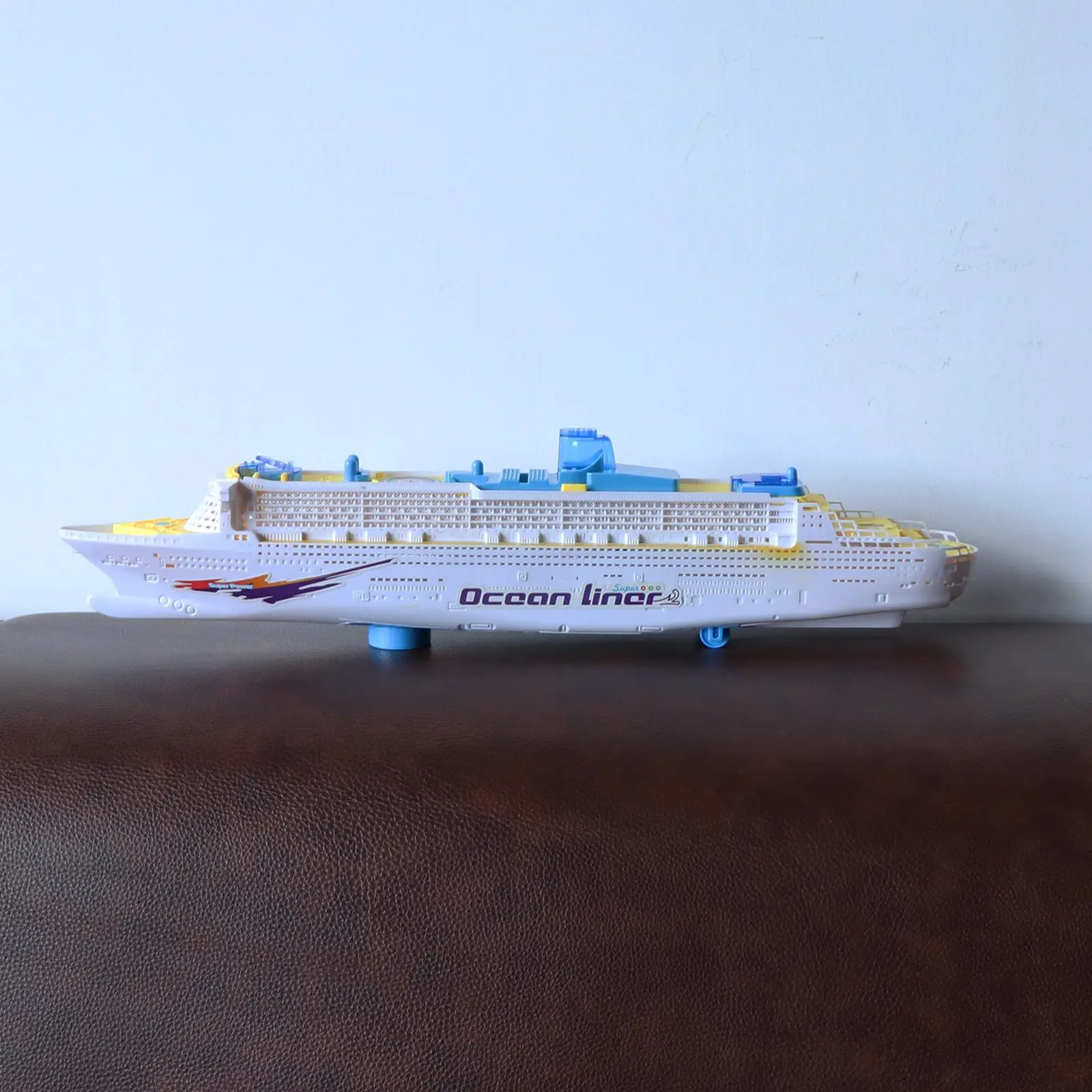 ocean-liner-electric-toy-boat-with-music-and-led-flashing-lights-for-kids-educational-gift