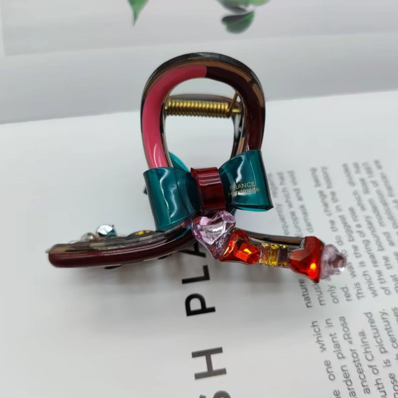 

2025 Новинка! Большой зажим в форме акулы с кристаллами чая, кофе - усовершенствованный зажим для диска для волос, зажим для большого объема волос, контрастный захват для лука