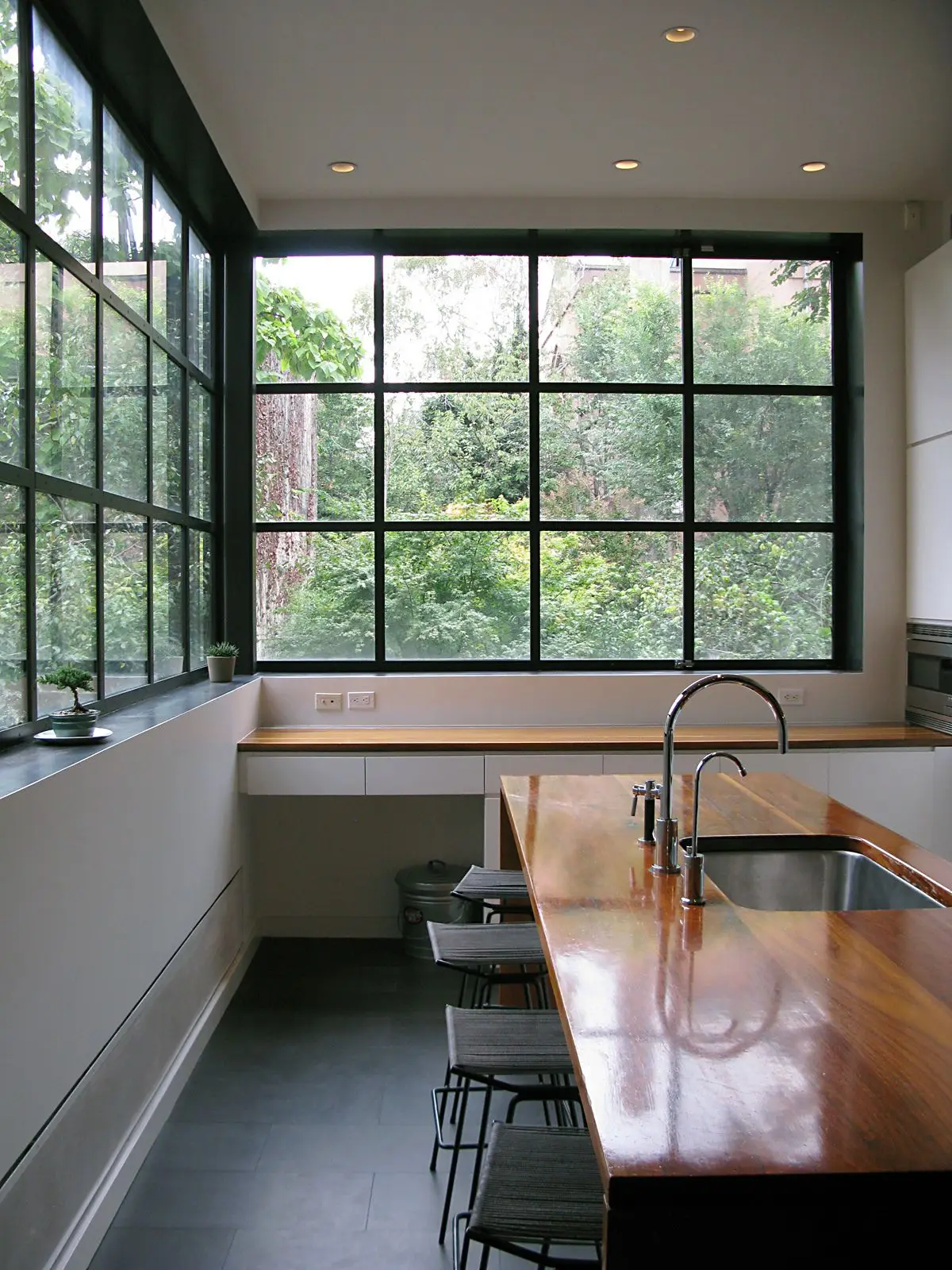 Modern Style Fixed Steel Window - Steel Frame with Picture Window Design for Living Room