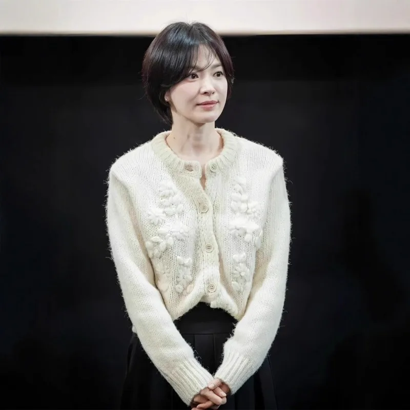 Cardigan feito à mão bordado, bordado, de malha, jaqueta suave estilo estrela, Coreia do Sul Dongdaemun 2025 Novo