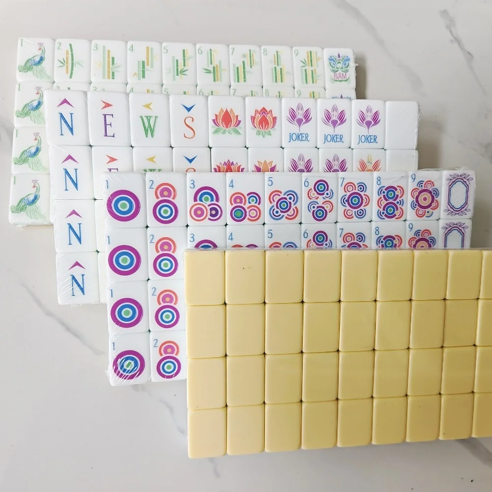 Luxury American Mahjong Tiles 4-Layer Acrylic Engraved Mahjong Travel Set Yellow Custom Mah Jongg Sets Travel Family Party Games