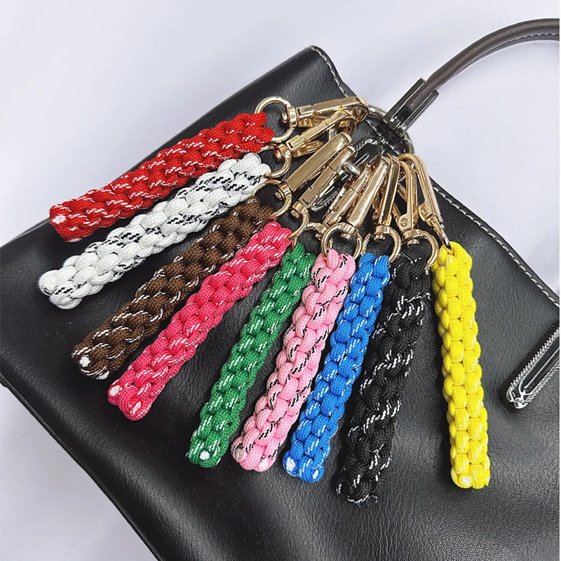 

Popular Hand-woven Pendant Colorful Fashionable Unique Key Shape Car Keychain, Exquisite Accessories For Women's Luggage Pendant