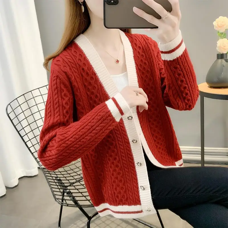 Autumn and Winter Women\'s Cardigan V-neck Long Sleeve Solid Button Embroidered Flares Office Lady Fashion Casual Sweaters Coat