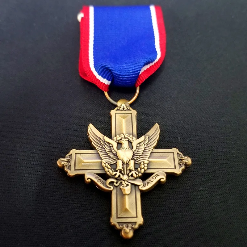 نسخة طبق الأصل من ميدالية الخدمة المتميزة للقوات الجوية الأمريكية عالية الجودة - جائزة عسكرية قابلة للجمع مع ميداليات تذكارية بشريط أزرق