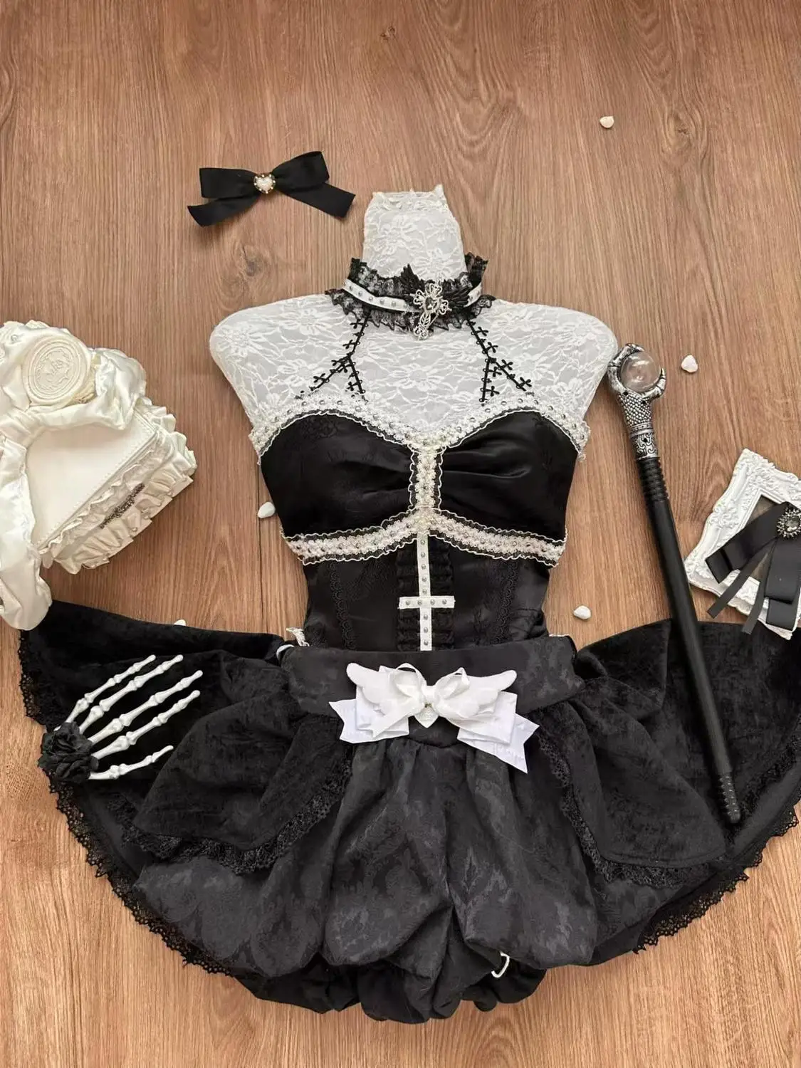 Skeleton Print Lace Patchwork Slim Waist Tube Top + Bat Oversleeve + Bow Bud Shorts Little Devil Three Piece Set Women Y2k Suits