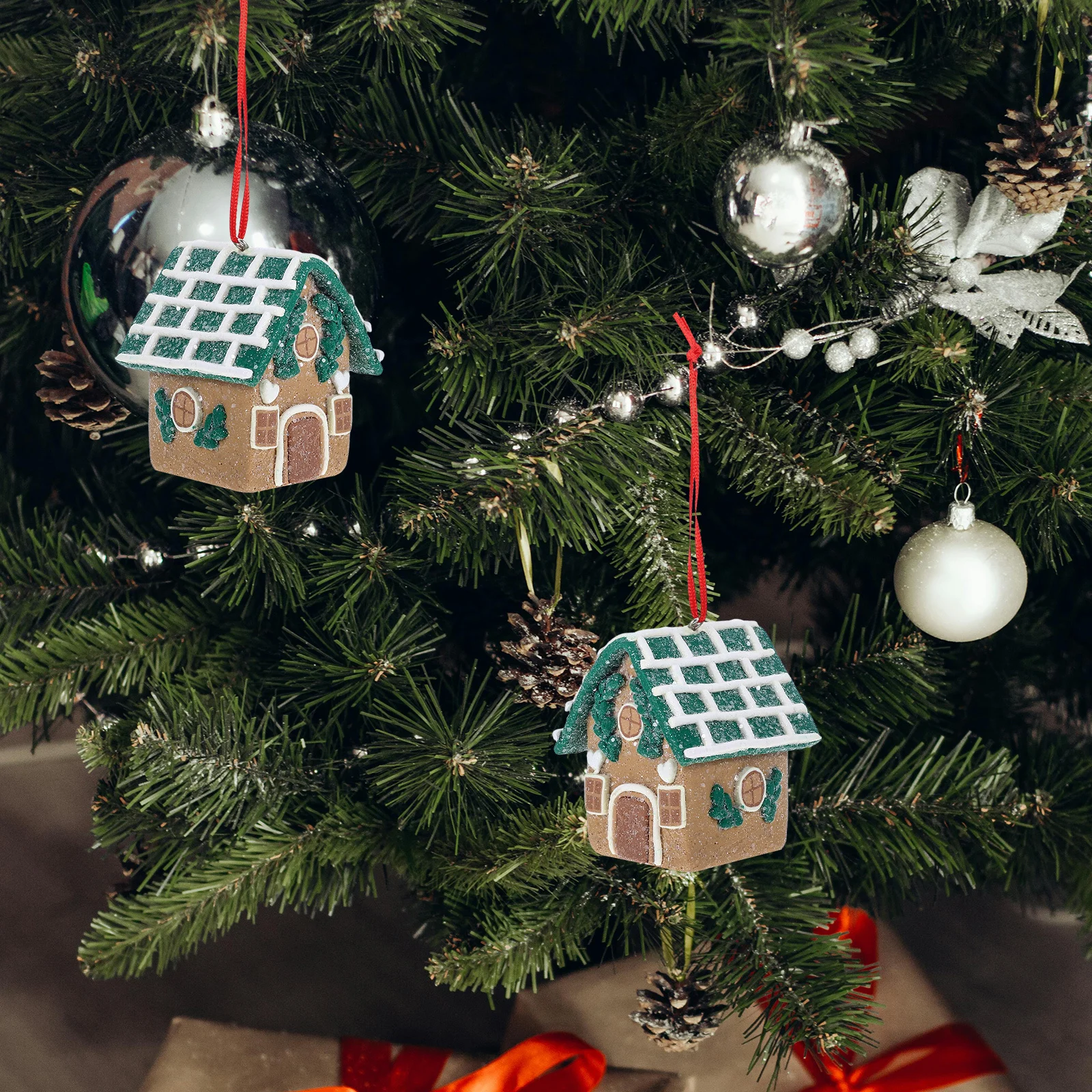 

Festive Gingerbread House Ornaments Christmas Tree Decoration Unique Design Vibrant Colors Material Ideal for Holiday